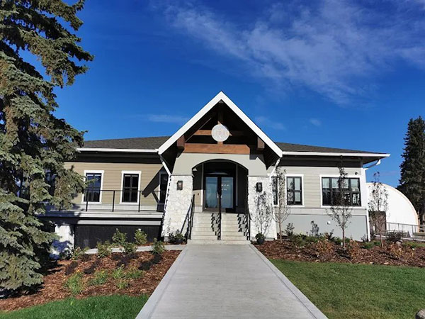 Leduc Golf and Country Club image two